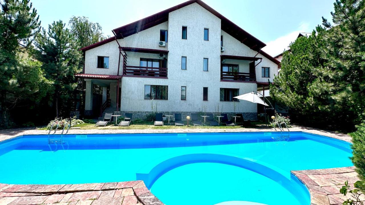 Tian-Shan Hotel Bișkek Exterior foto