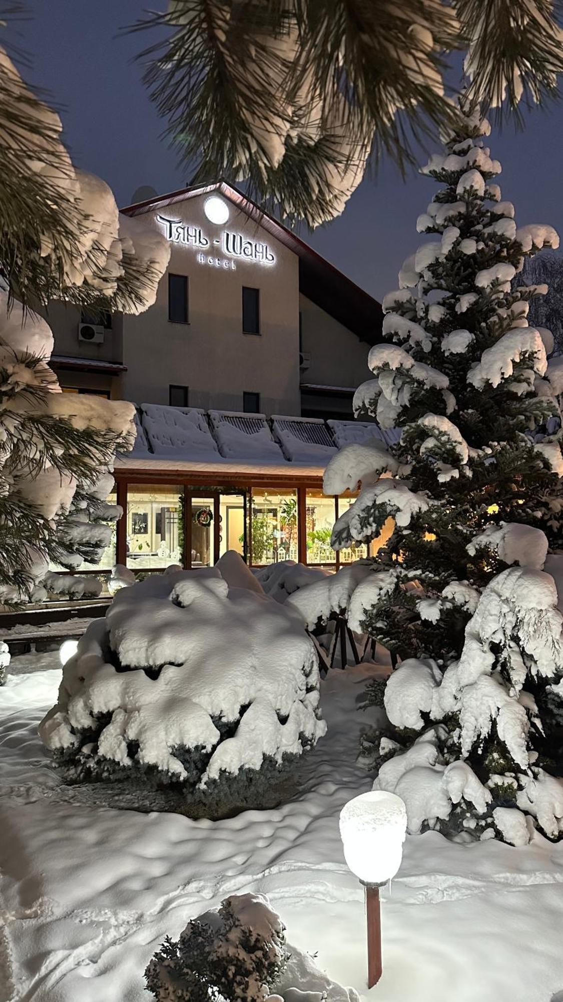 Tian-Shan Hotel Bișkek Exterior foto