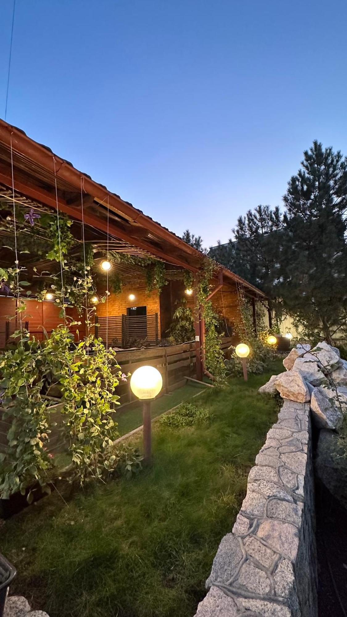 Tian-Shan Hotel Bișkek Exterior foto