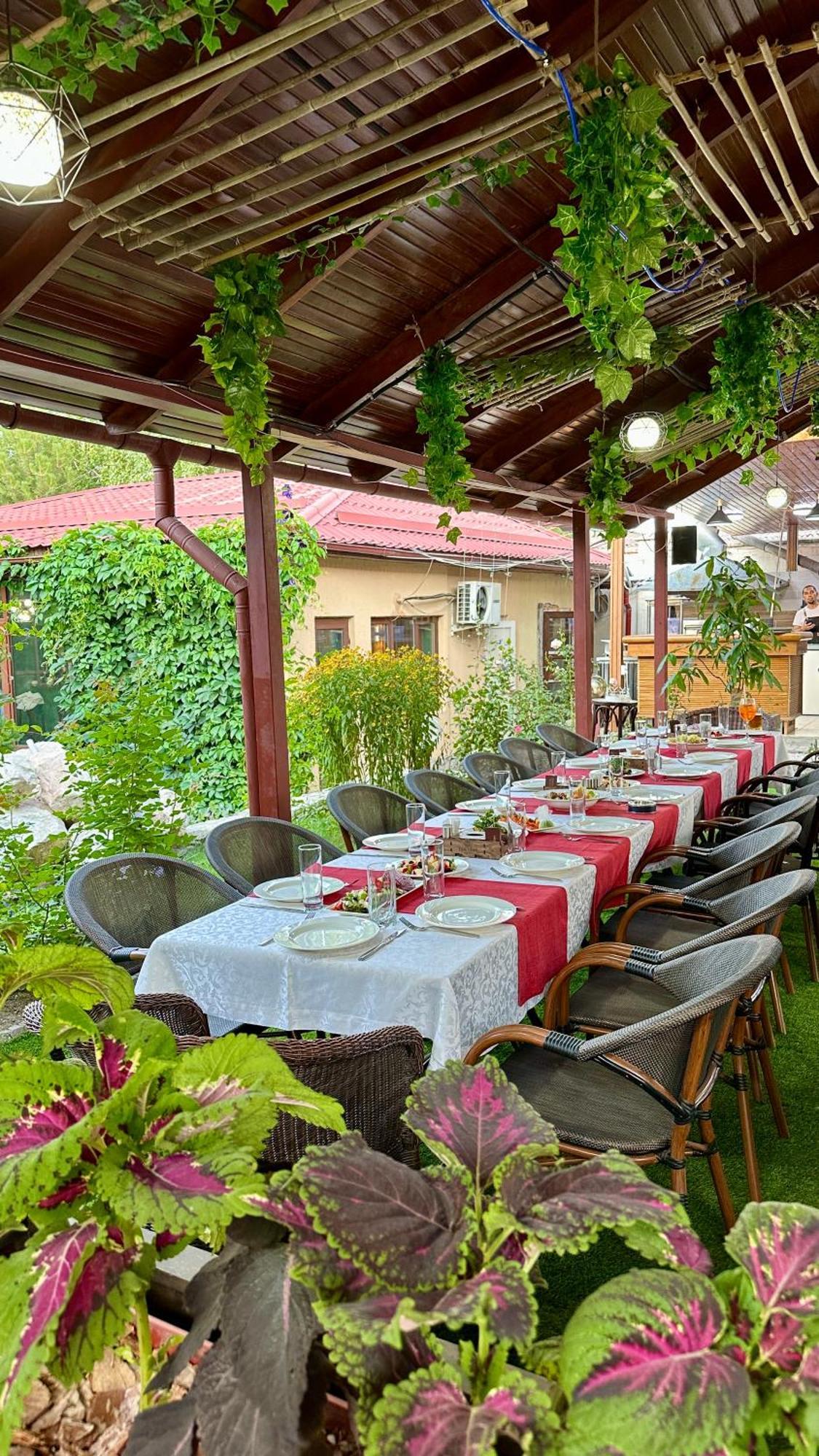 Tian-Shan Hotel Bișkek Exterior foto